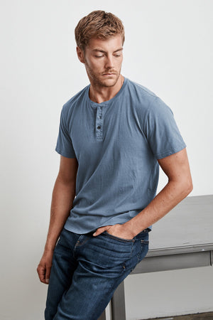FULTON SHORT SLEEVE HENLEY - Velvet Staging 2.0