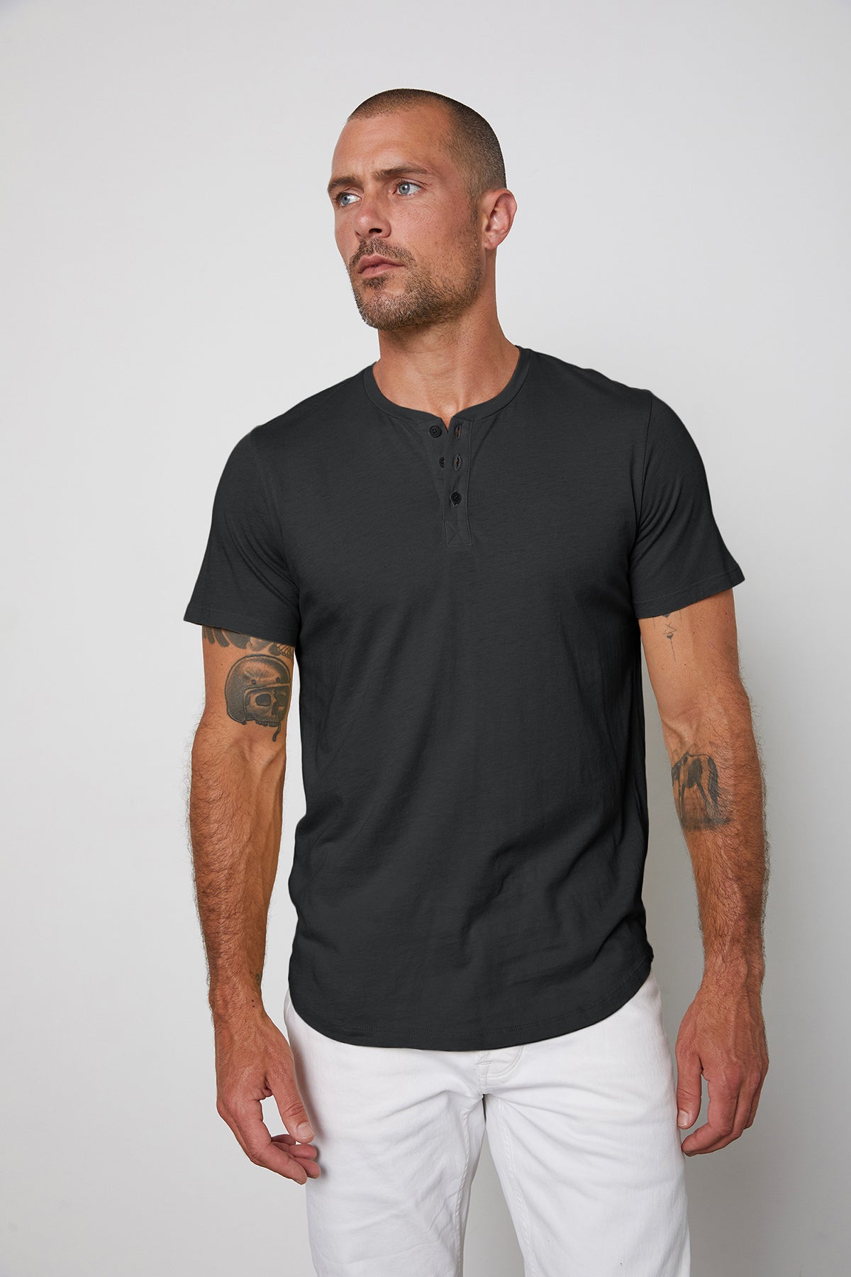   FULTON SHORT SLEEVE HENLEY Velvet by Graham & Spencer 