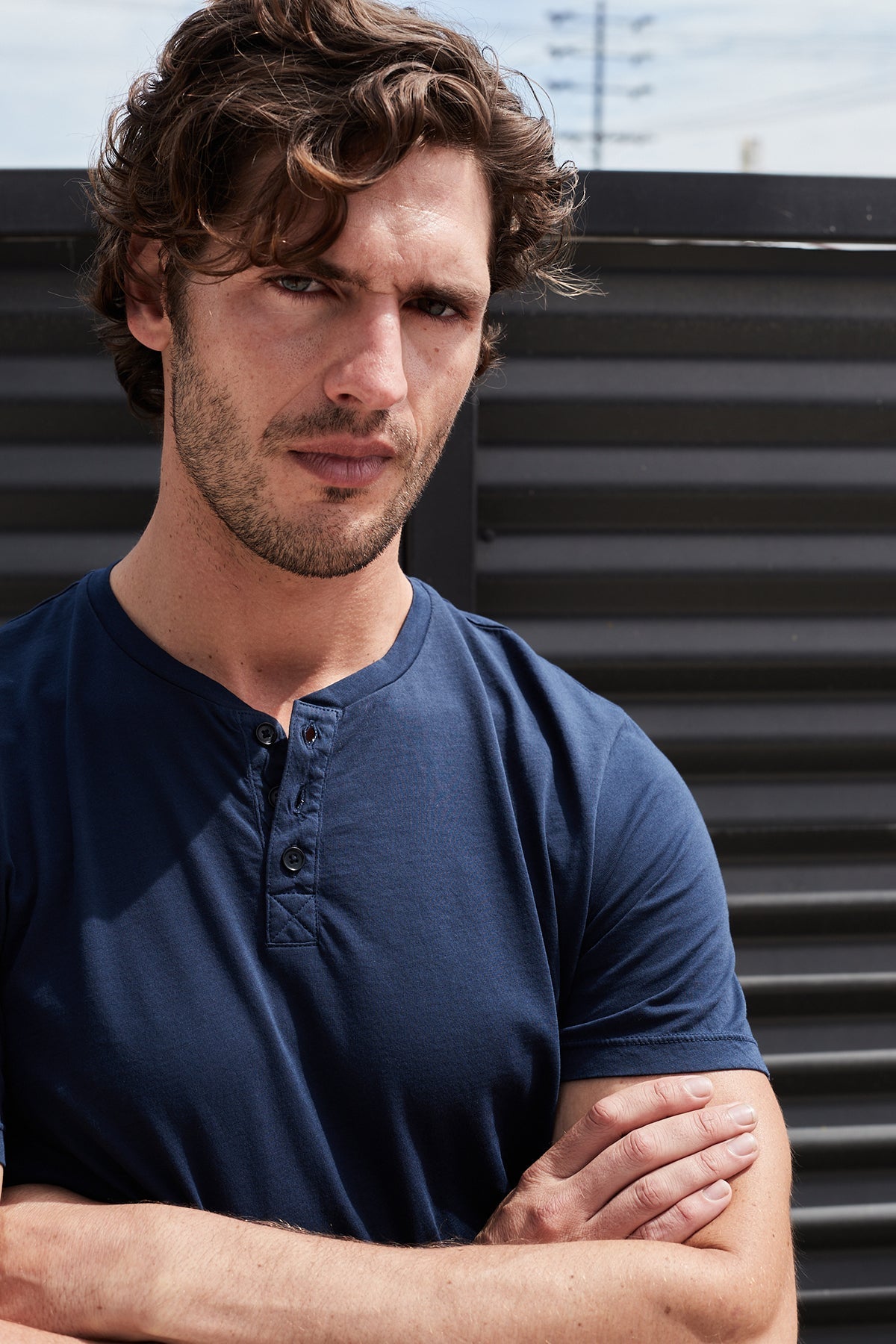   FULTON SHORT SLEEVE HENLEY Velvet by Graham & Spencer 