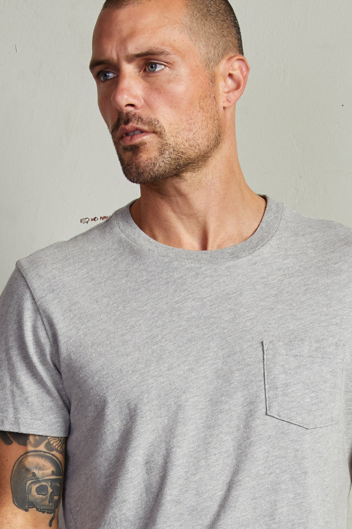 HART POCKET TEE - Velvet Staging 2.0