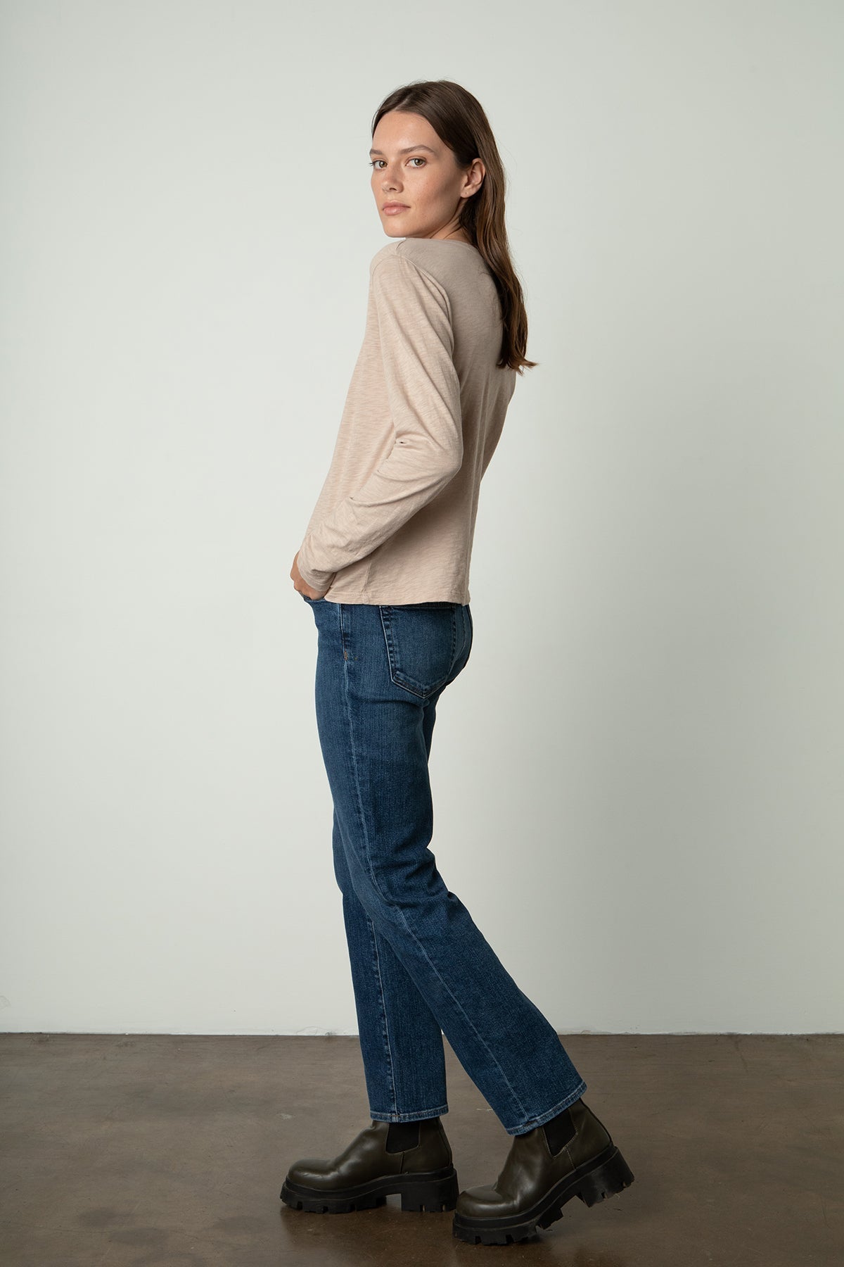 HESTER CREW NECK TEE - Velvet Staging 2.0