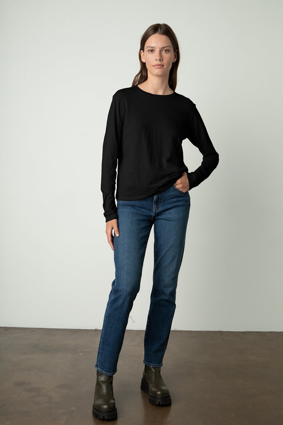 HESTER CREW NECK TEE - Velvet Staging 2.0