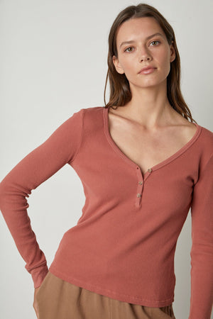 HILARY COTTON THERMAL HENLEY - Velvet Staging 2.0