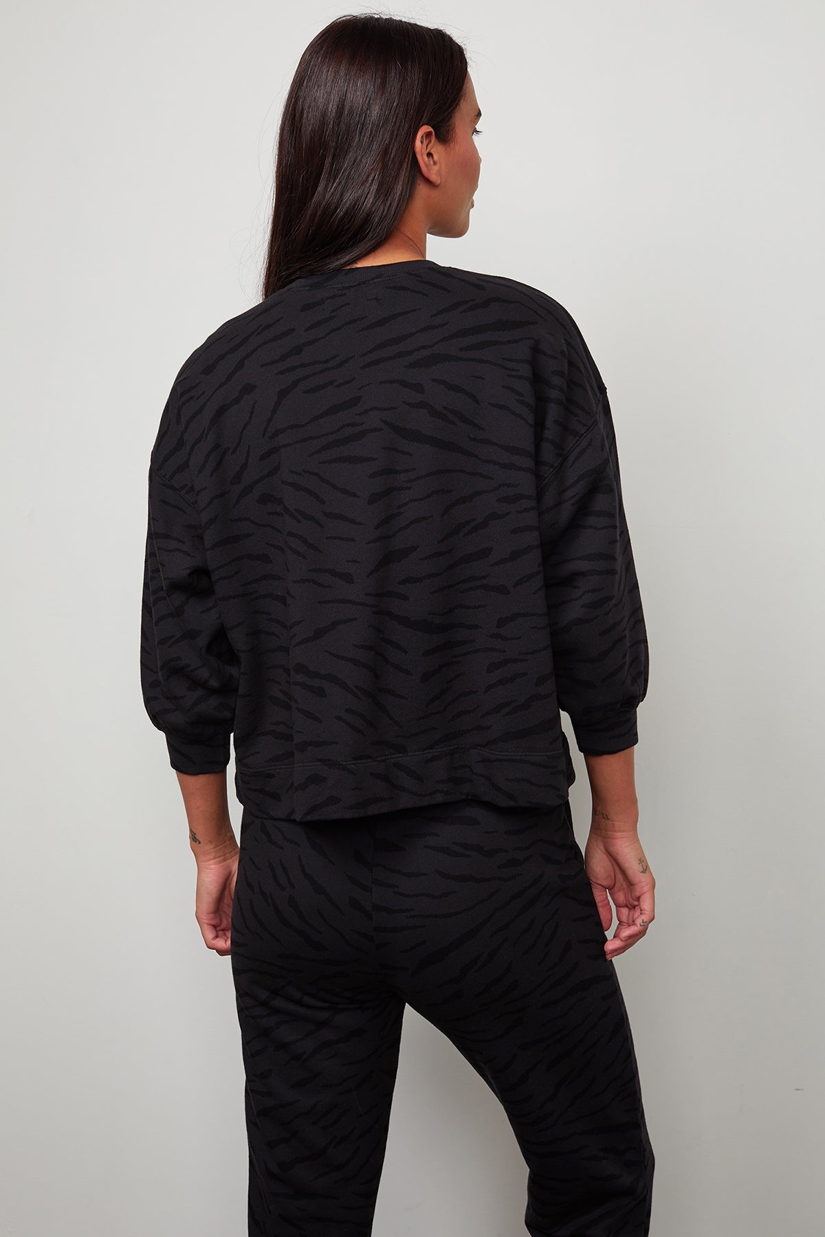 HILDA 3/4 SLEEVE SWEATSHIRT - Velvet Staging 2.0