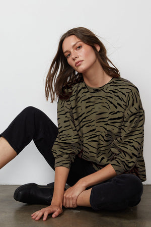 HILDA 3/4 SLEEVE SWEATSHIRT - Velvet Staging 2.0
