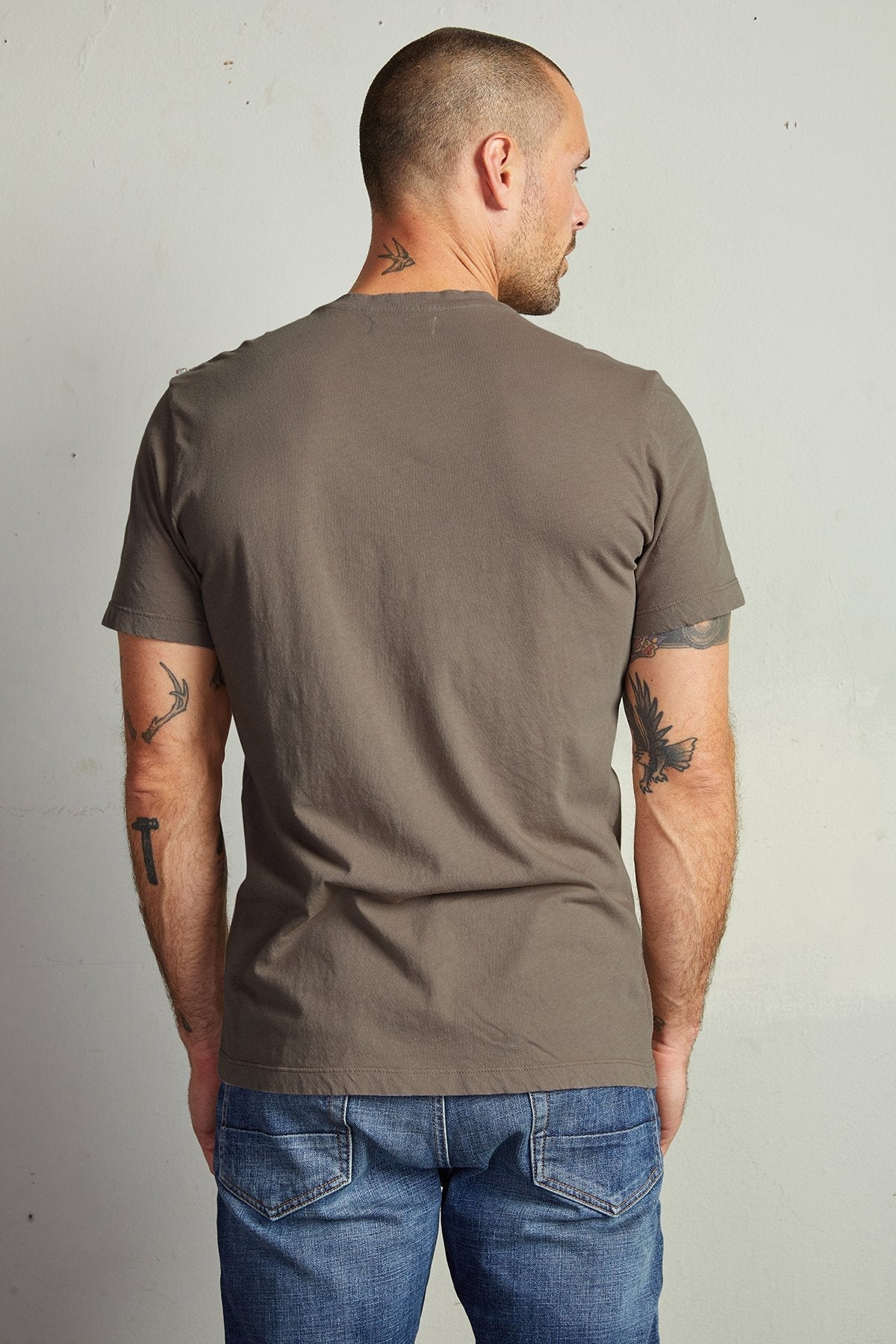 HOWARD WHISPER CLASSIC CREW NECK TEE - Velvet Staging 2.0-26916164075716