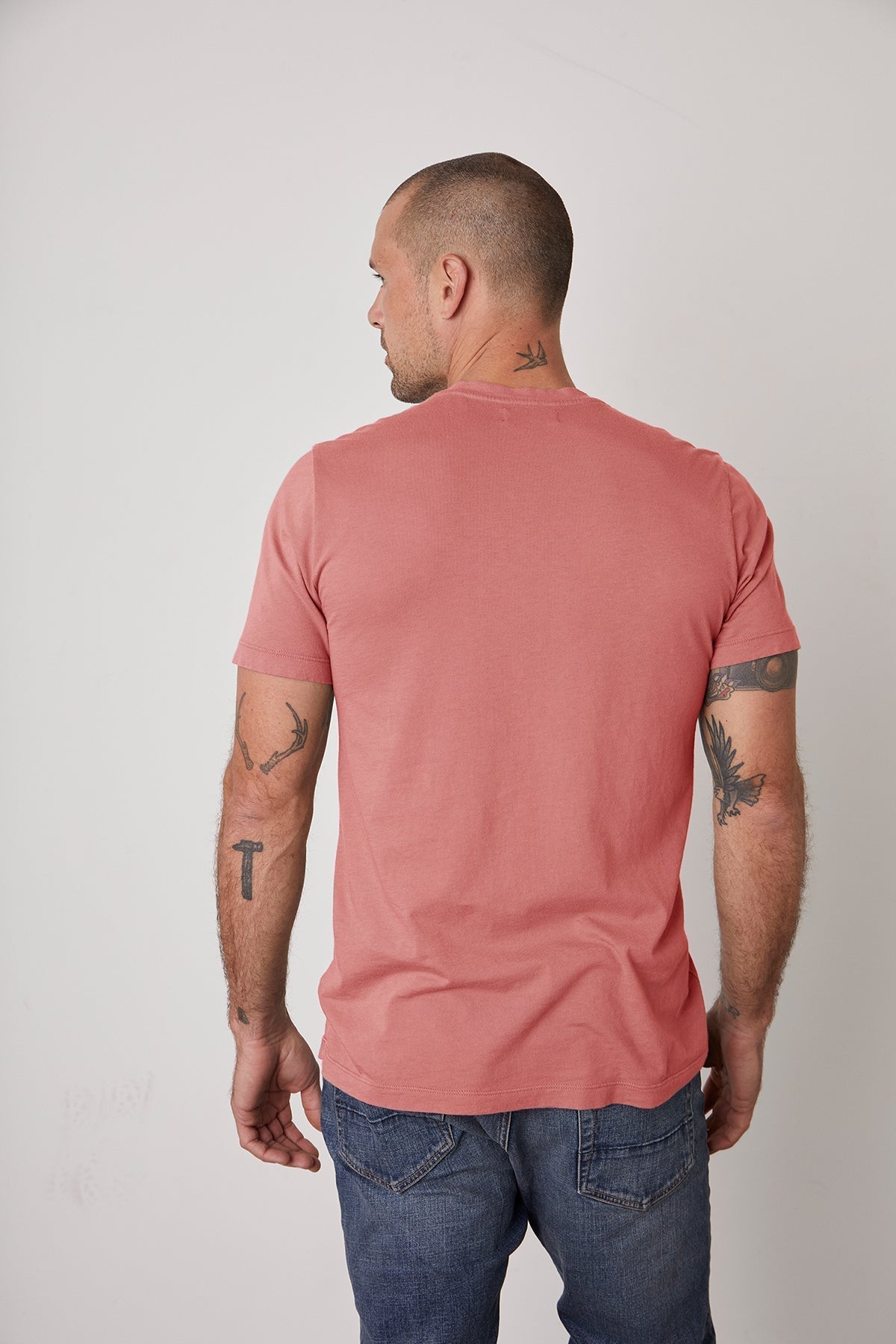 HOWARD WHISPER CLASSIC CREW NECK TEE - Velvet Staging 2.0-26916165255364