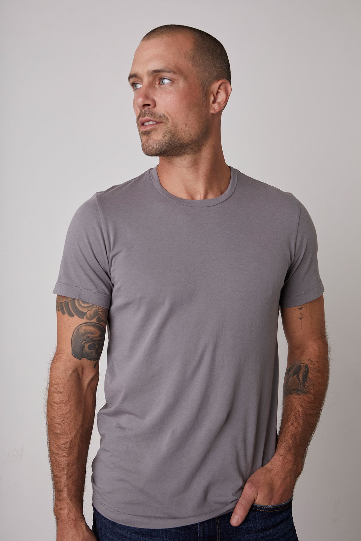 HOWARD WHISPER CLASSIC CREW NECK TEE - Velvet Staging 2.0-26916165288132