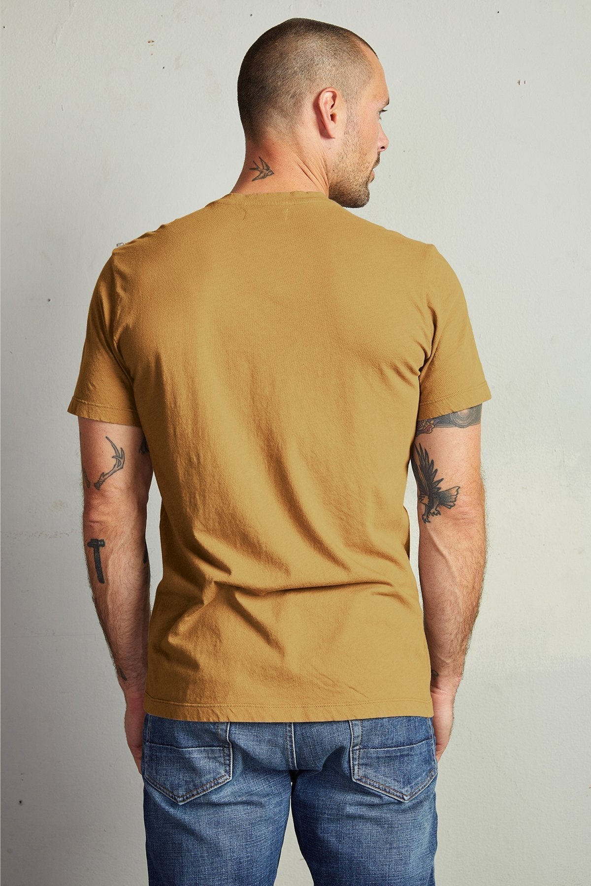 HOWARD WHISPER CLASSIC CREW NECK TEE - Velvet Staging 2.0-26916173381828