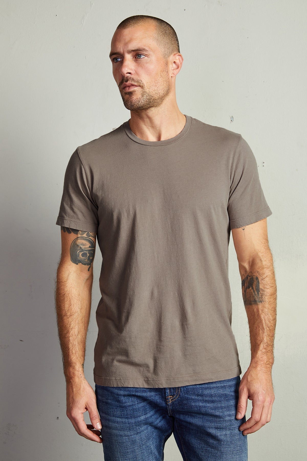 HOWARD WHISPER CLASSIC CREW NECK TEE - Velvet Staging 2.0-26916165058756