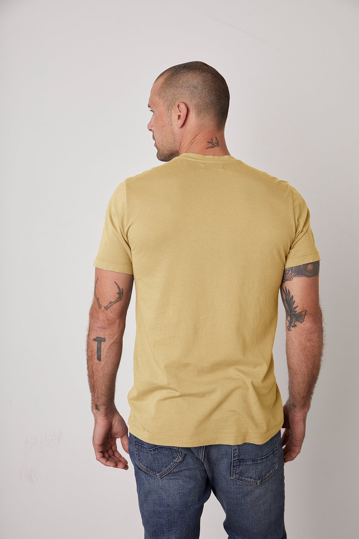 HOWARD WHISPER CLASSIC CREW NECK TEE - Velvet Staging 2.0