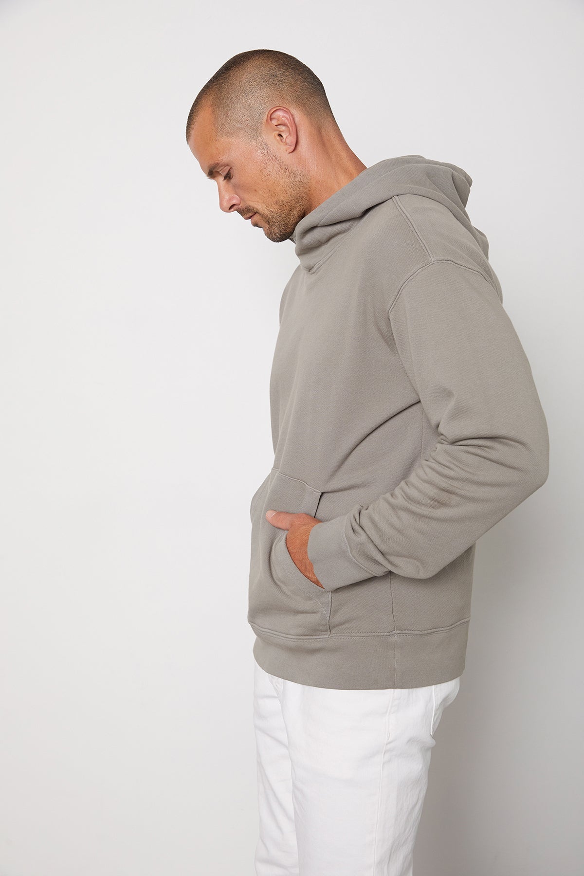 ISSAC PULLOVER HOODIE - Velvet Staging 2.0-26916173709508