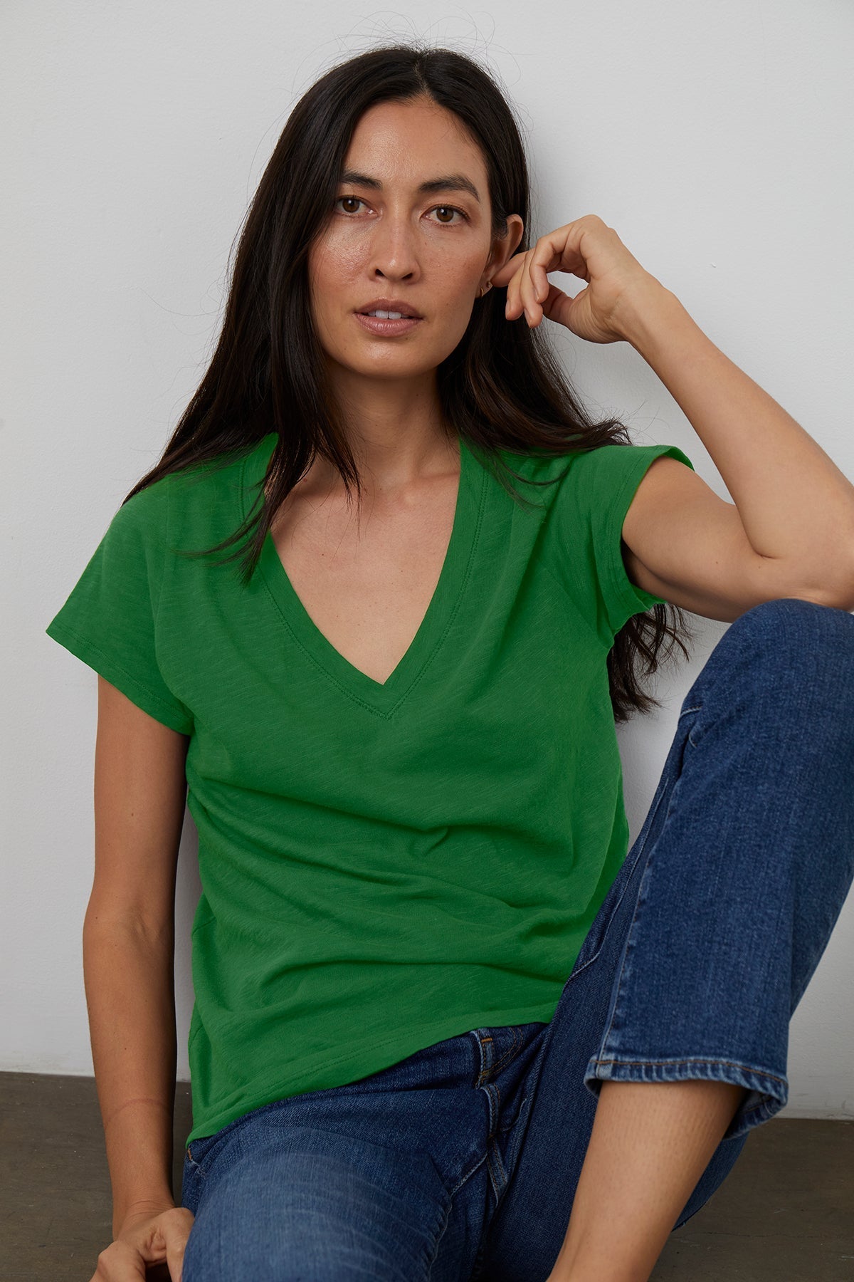   JILIAN ORIGINAL SLUB V-NECK TEE Velvet by Graham & Spencer 