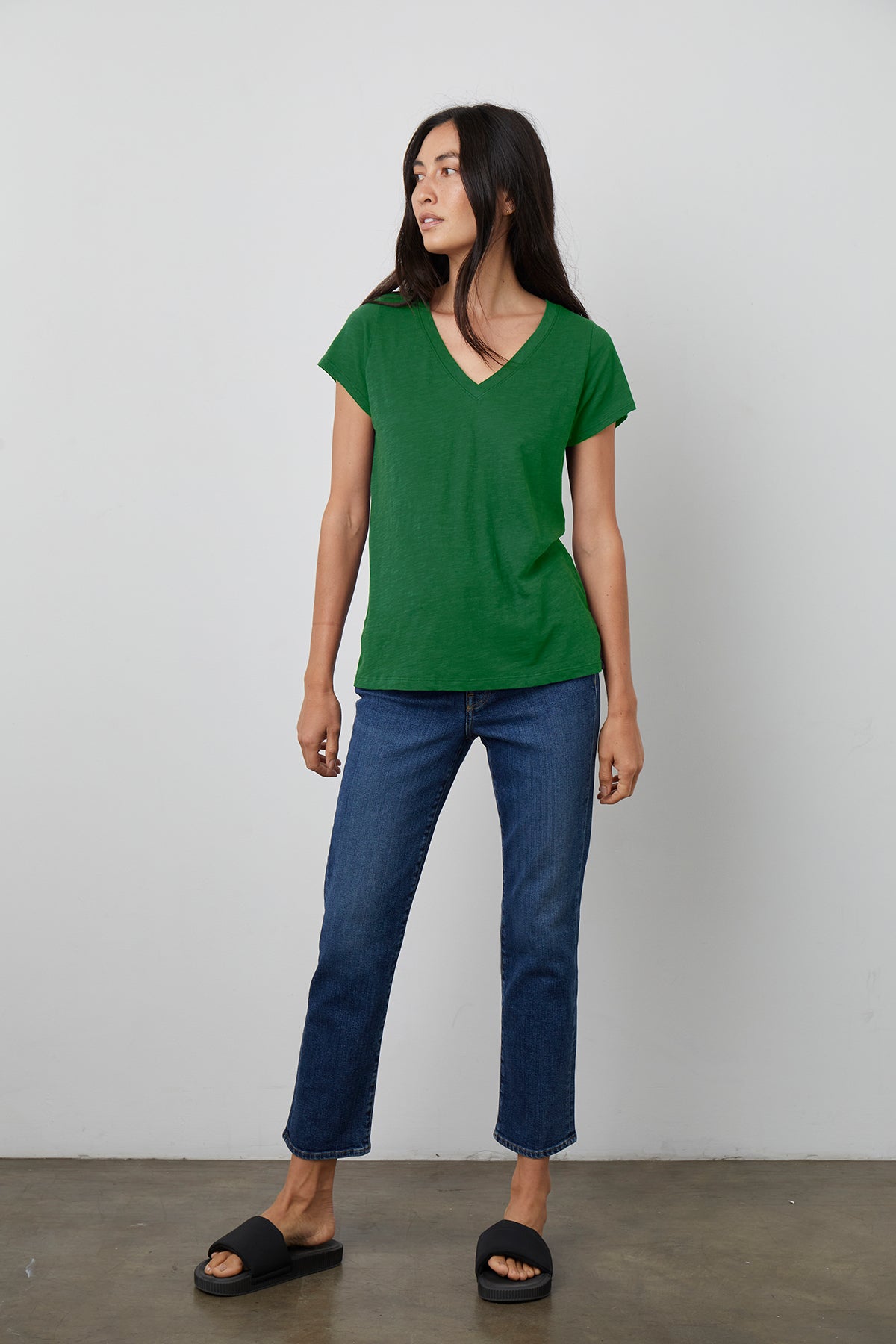   JILIAN ORIGINAL SLUB V-NECK TEE Velvet by Graham & Spencer 