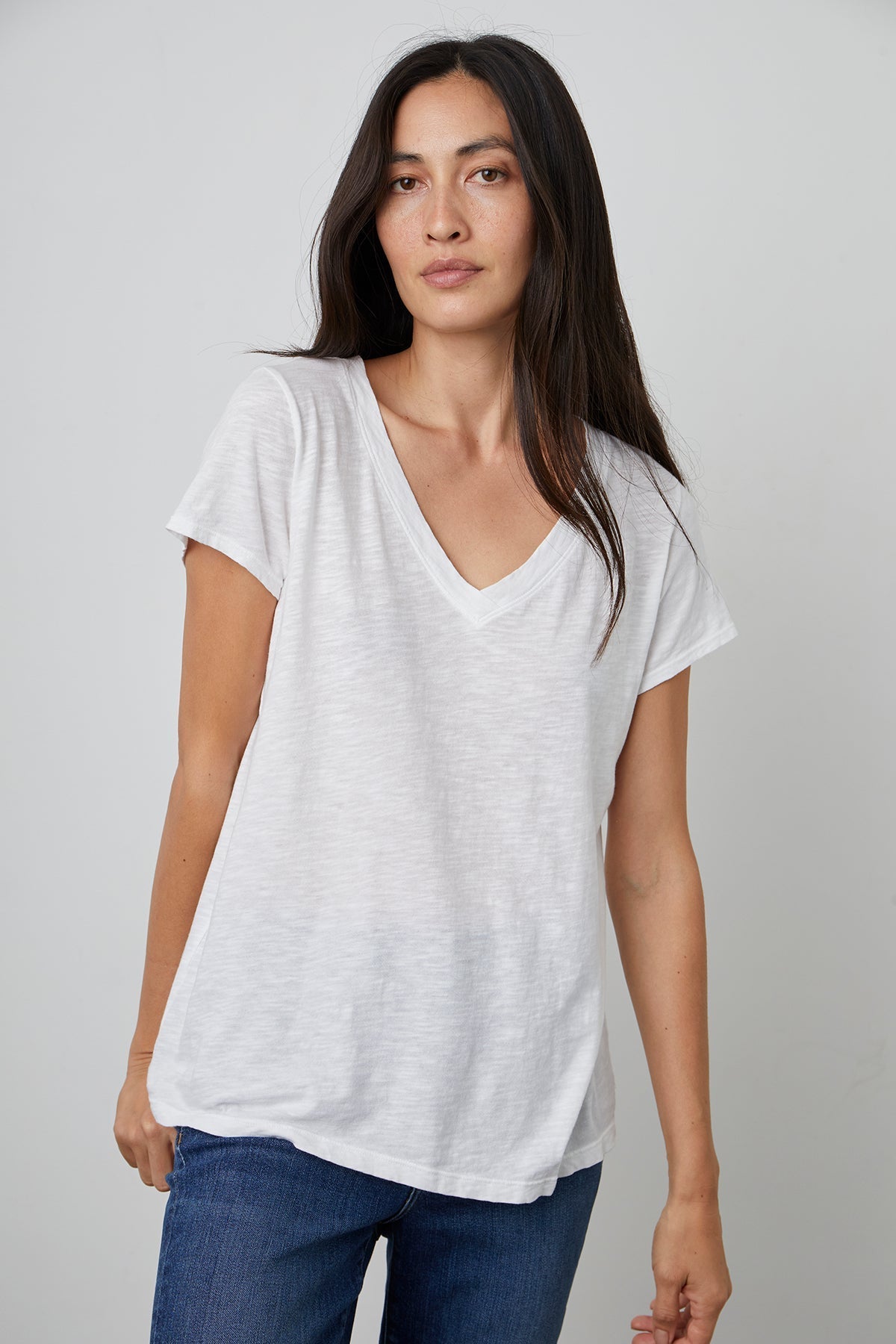   JILIAN ORIGINAL SLUB V-NECK TEE Velvet by Graham & Spencer 