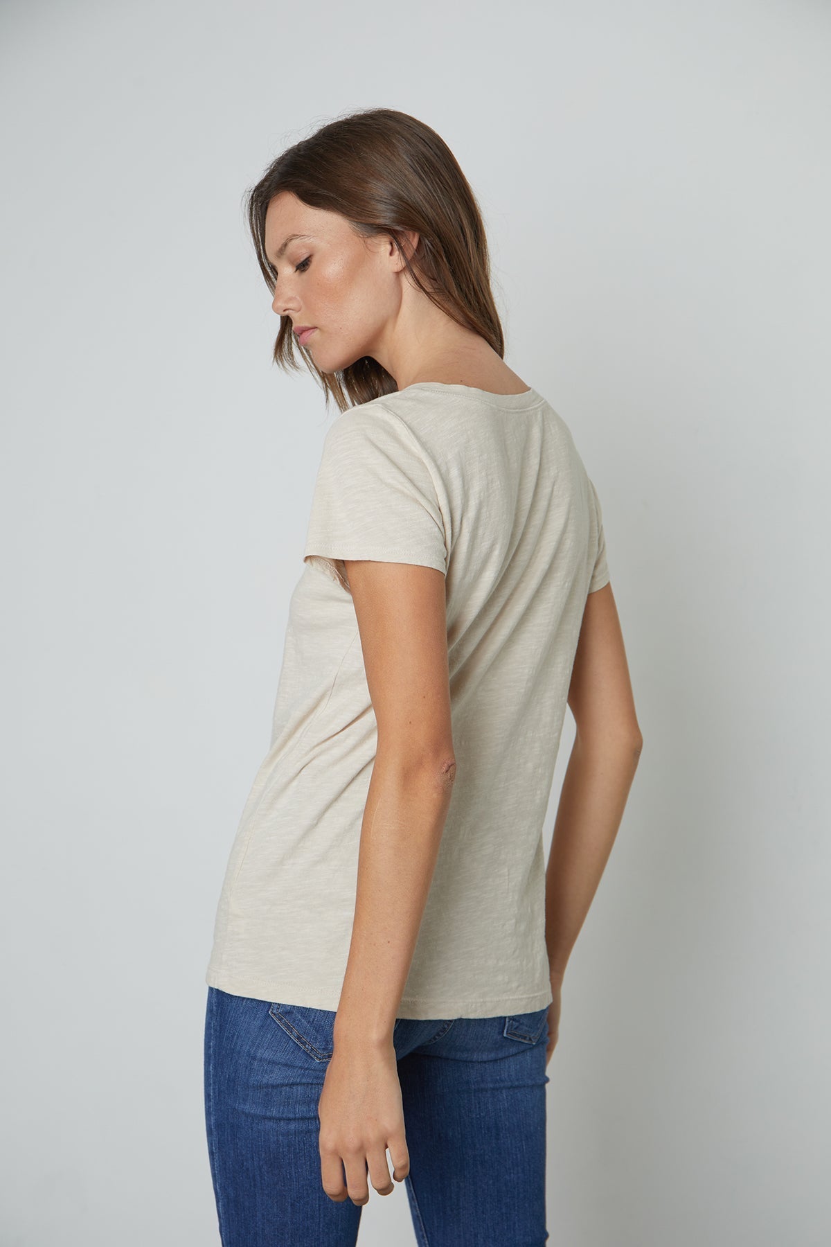   JILIAN ORIGINAL SLUB V-NECK TEE Velvet by Graham & Spencer 