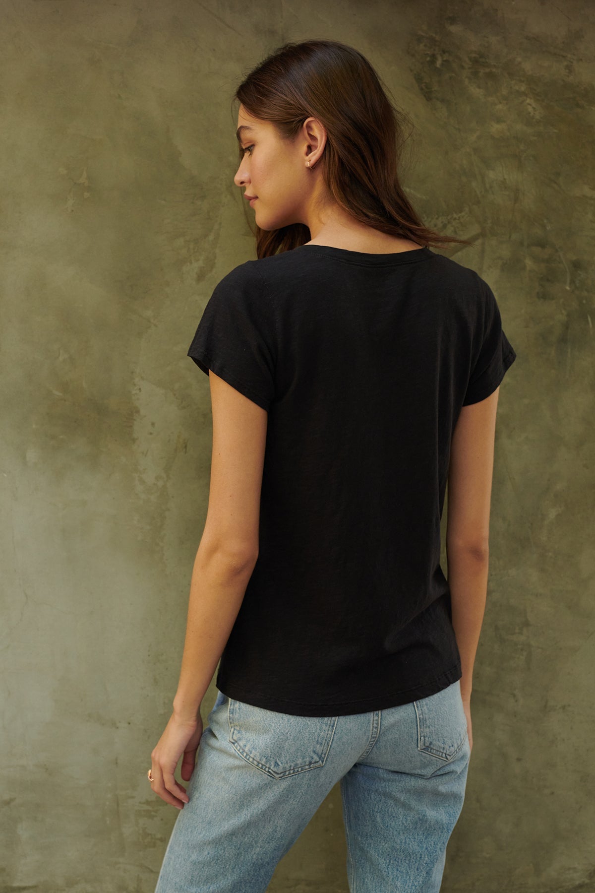   JILIAN ORIGINAL SLUB V-NECK TEE Velvet by Graham & Spencer 