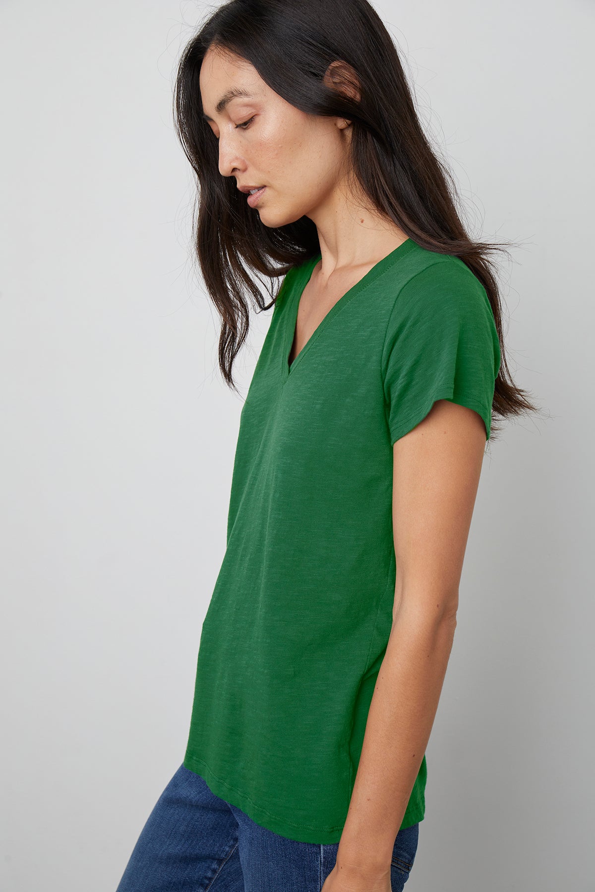   JILIAN ORIGINAL SLUB V-NECK TEE Velvet by Graham & Spencer 