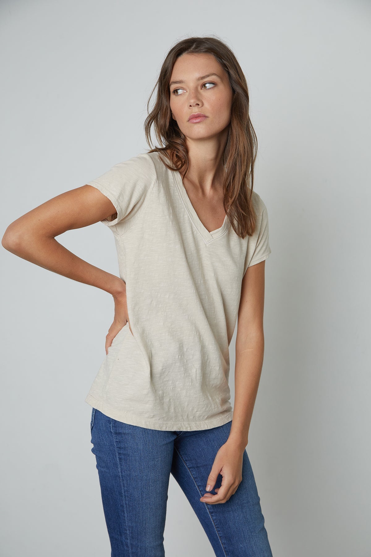   JILIAN ORIGINAL SLUB V-NECK TEE Velvet by Graham & Spencer 