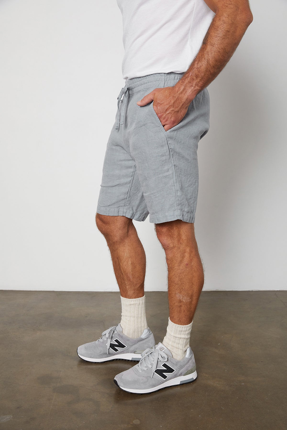 JONATHAN LINEN DRAWSTRING SHORT - Velvet Staging 2.0