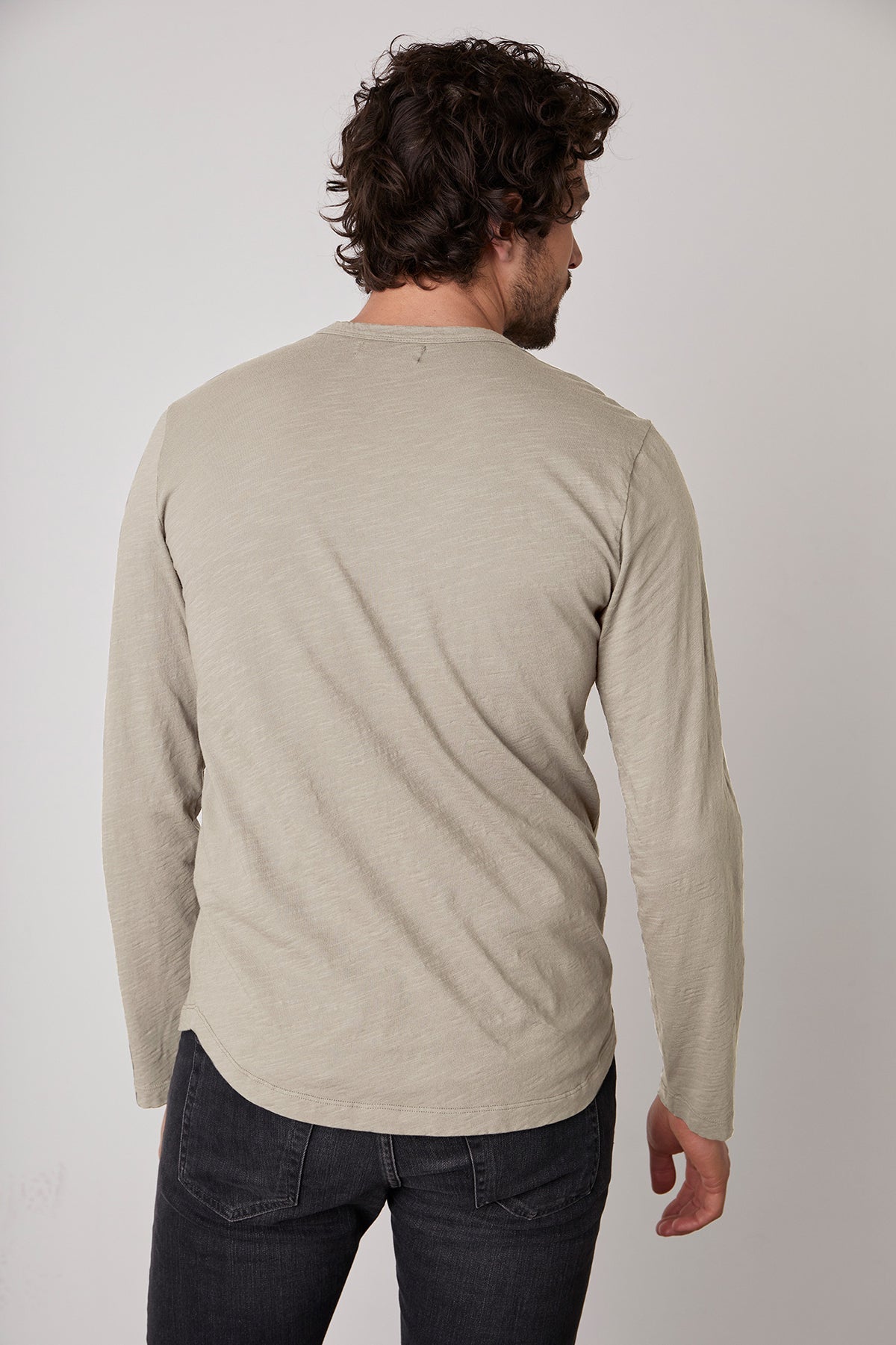 KAI CREW NECK TEE - Velvet Staging 2.0