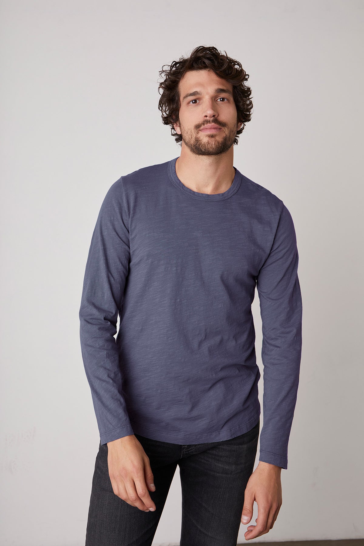 KAI CREW NECK TEE - Velvet Staging 2.0