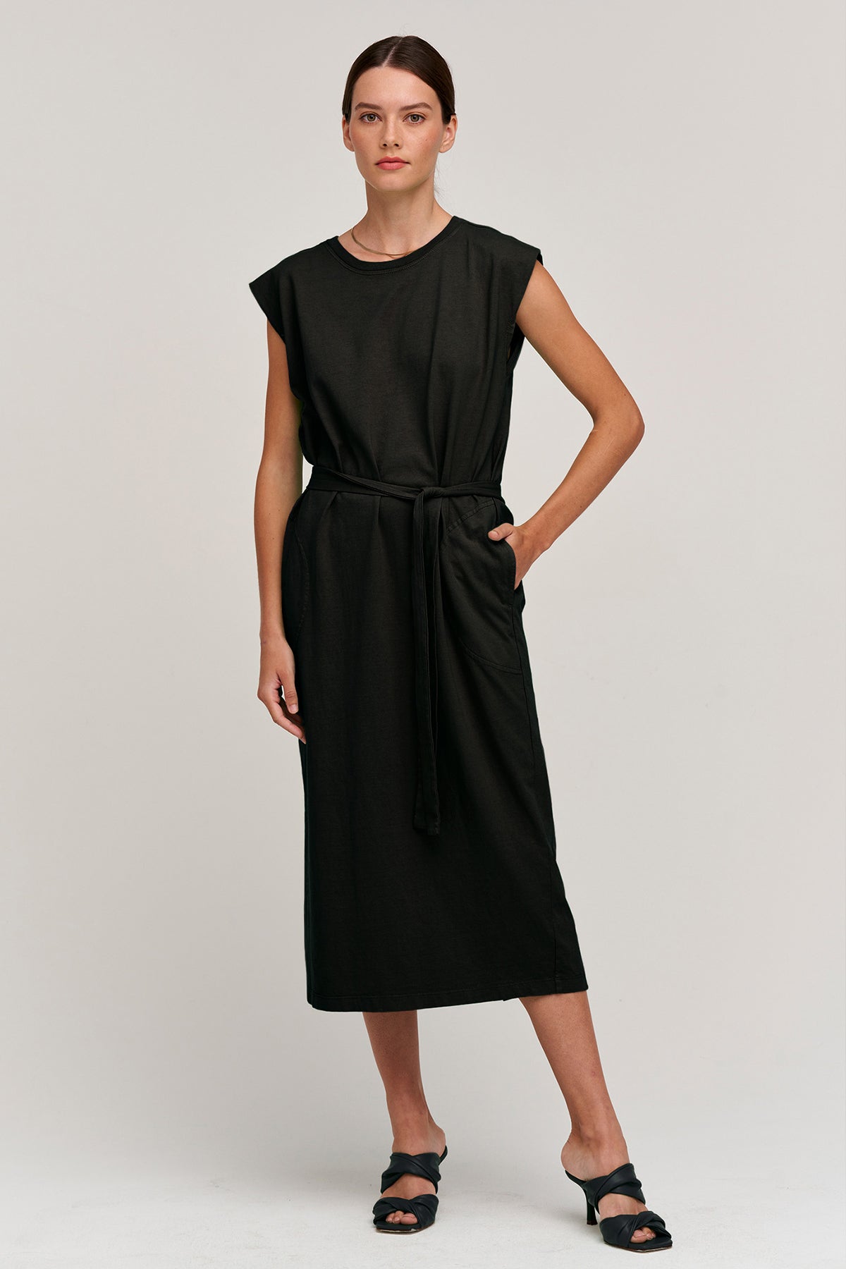 KENNY SLEEVELESS DRESS - Velvet Staging 2.0