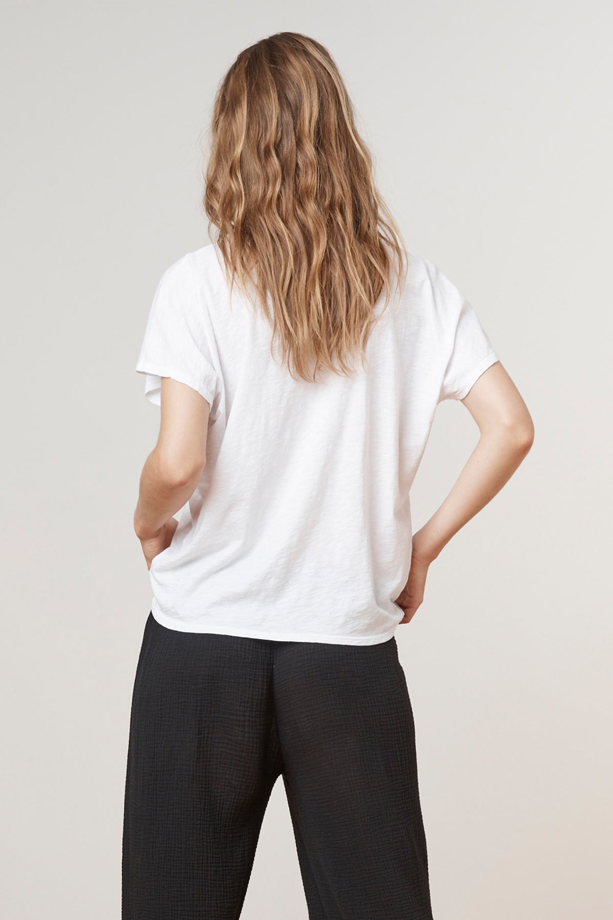 KIKI COTTON SLUB CREW TEE - Velvet Staging 2.0-26916204314820
