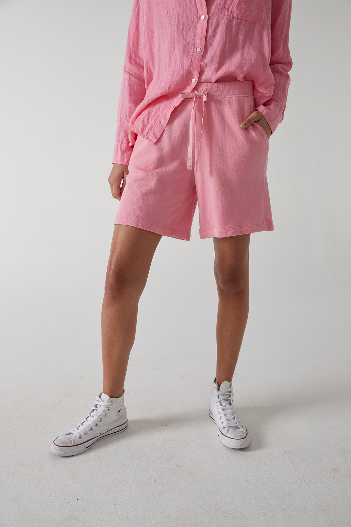LAGUNA SWEATSHORT - Velvet Staging 2.0
