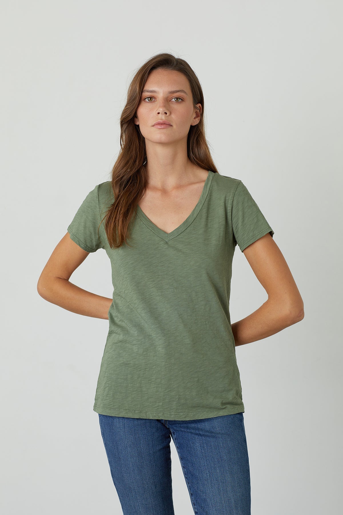   LILITH COTTON SLUB V-NECK TEE Velvet by Graham & Spencer 