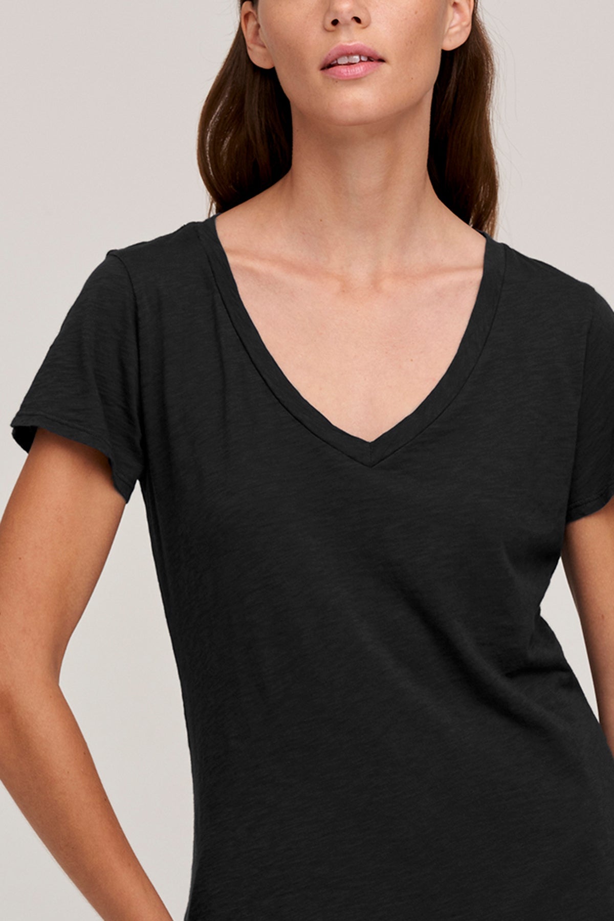   LILITH COTTON SLUB V-NECK TEE Velvet by Graham & Spencer 