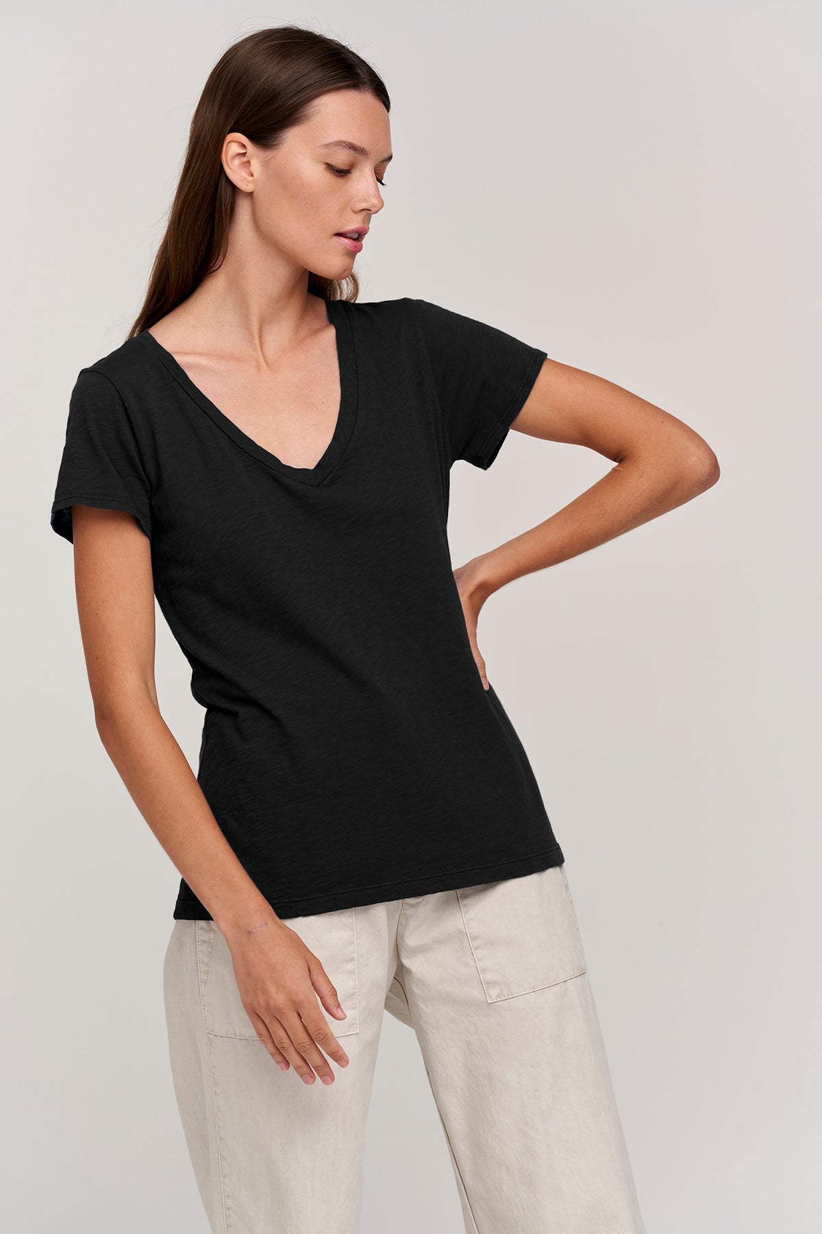   LILITH COTTON SLUB V-NECK TEE Velvet by Graham & Spencer 