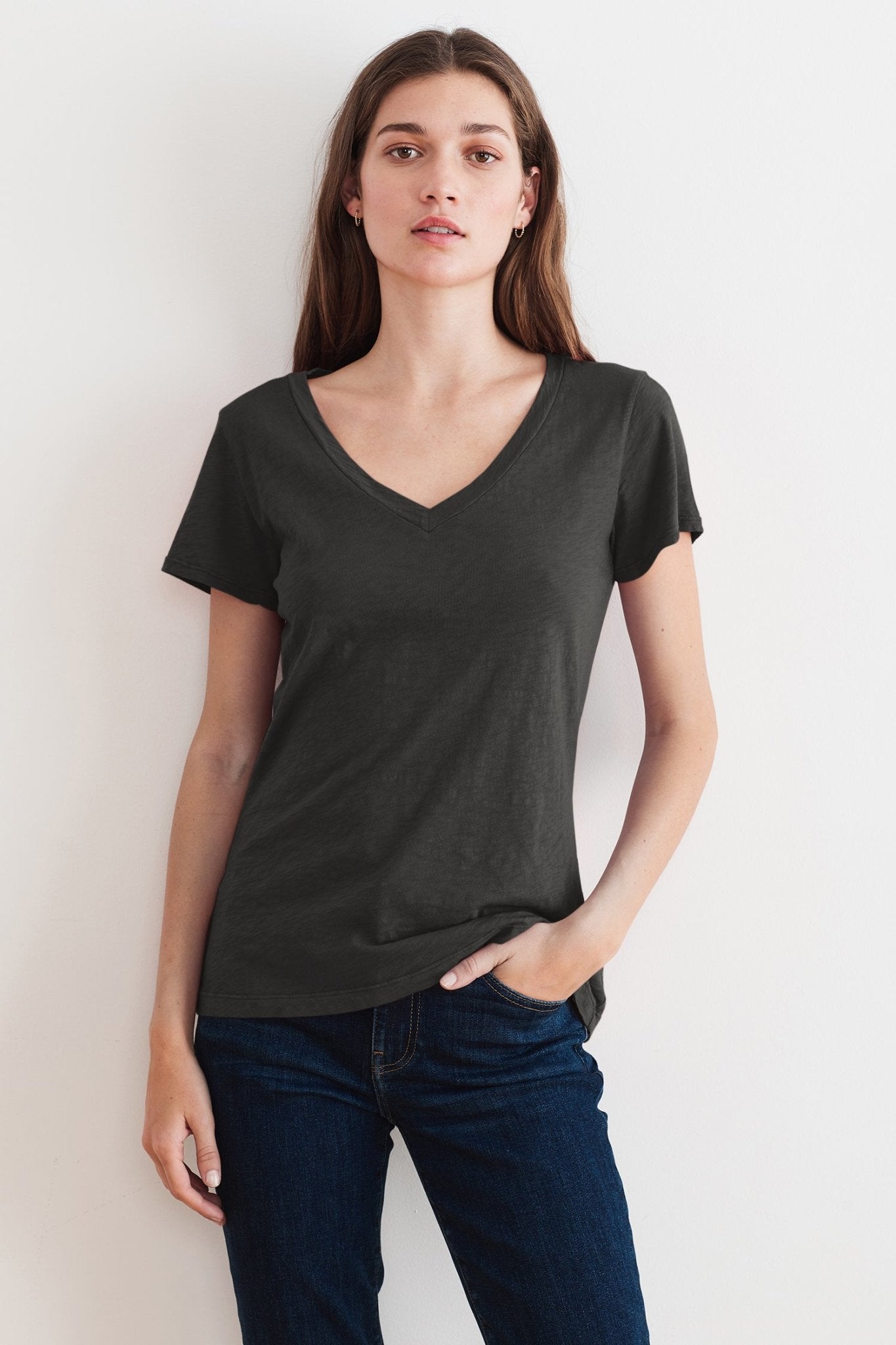 LILITH COTTON SLUB V-NECK TEE - Velvet Staging 2.0