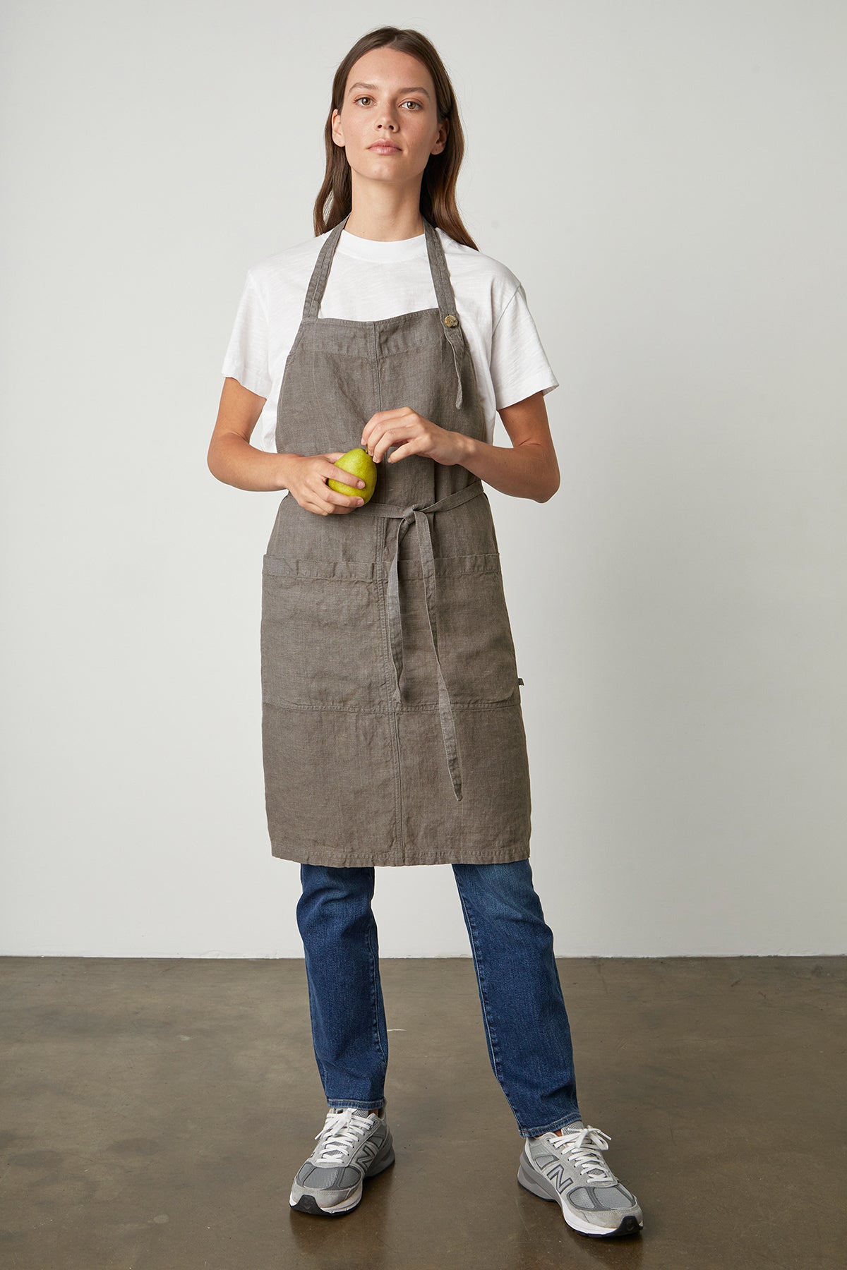 LINEN APRON - Velvet Staging 2.0