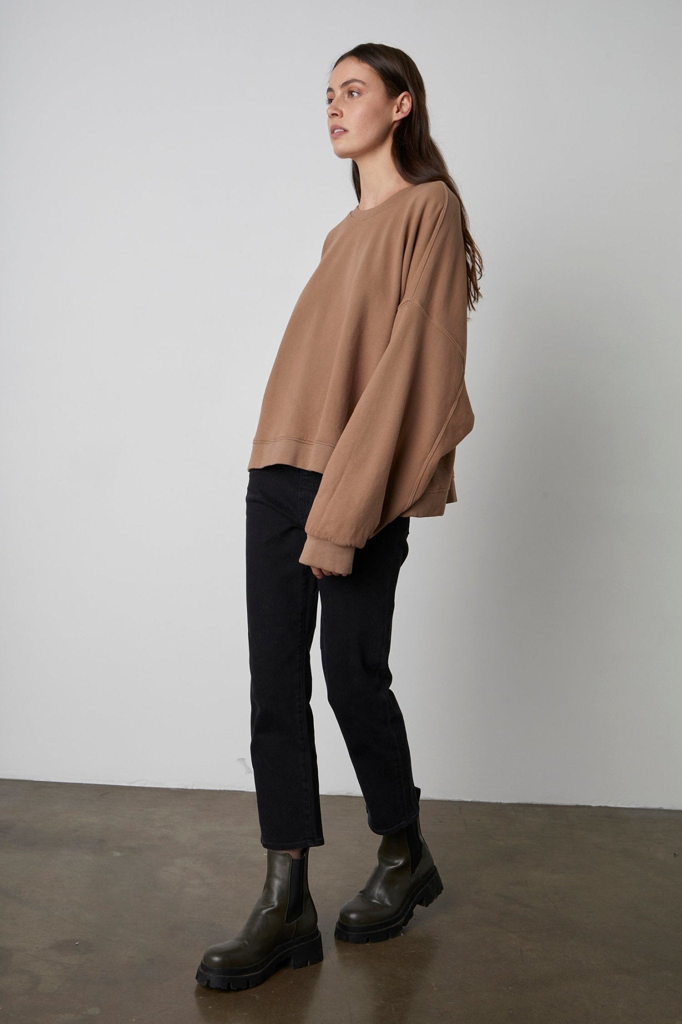 MARGOT OVERSIZED SWEATSHIRT - Velvet Staging 2.0-26916244062404