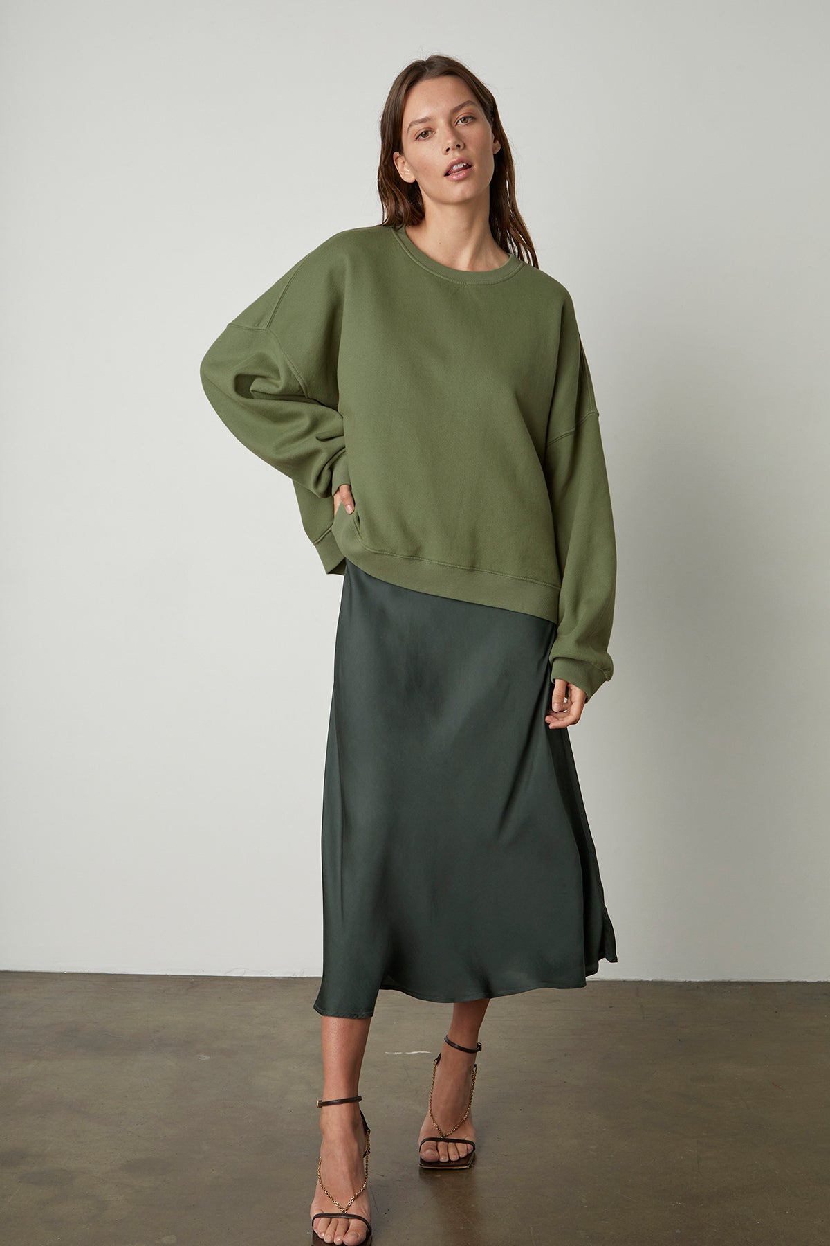 MARGOT OVERSIZED SWEATSHIRT - Velvet Staging 2.0