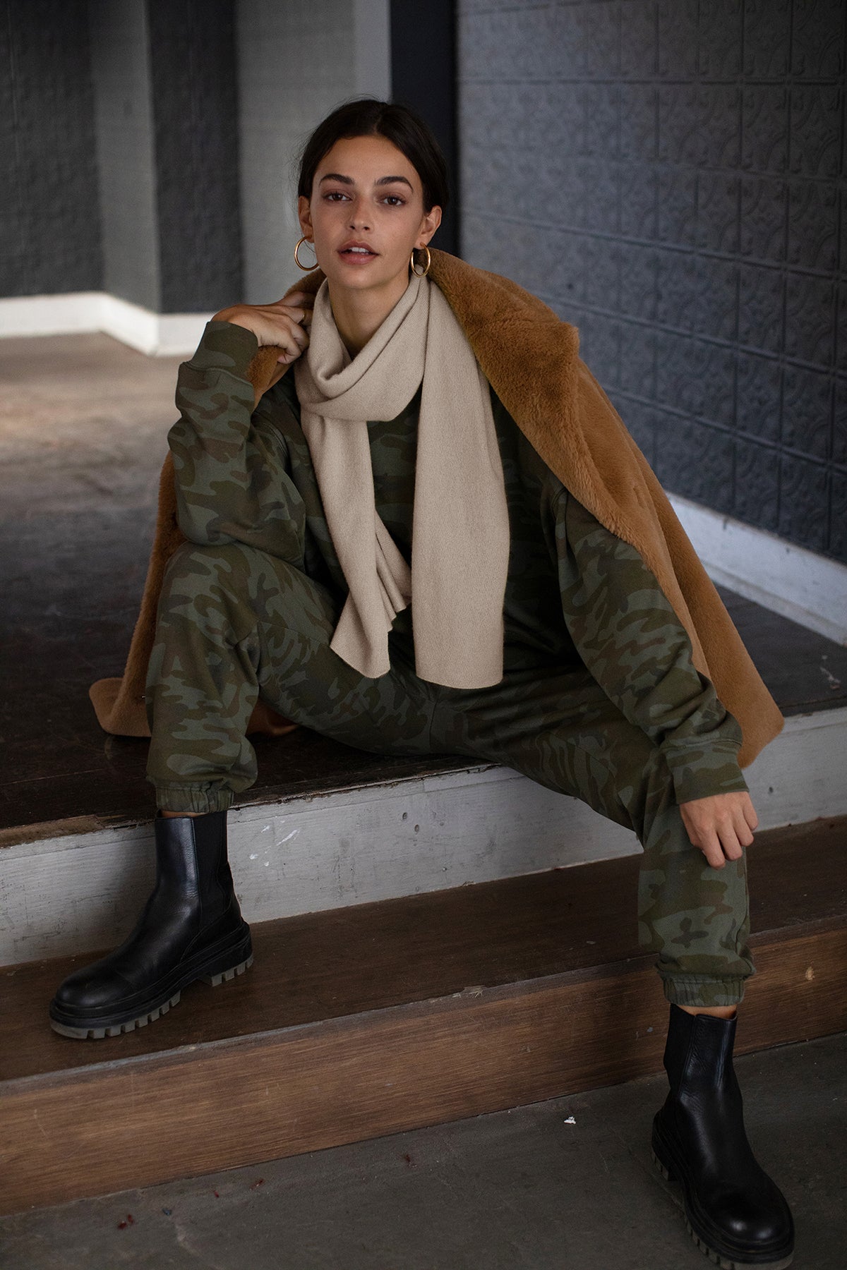 MEL CASHMERE SCARF - Velvet Staging 2.0
