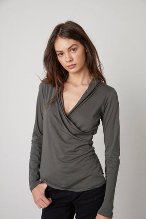 MERI WRAP FRONT FITTED TOP - Velvet Staging 2.0