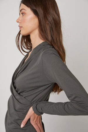 MERI WRAP FRONT FITTED TOP - Velvet Staging 2.0