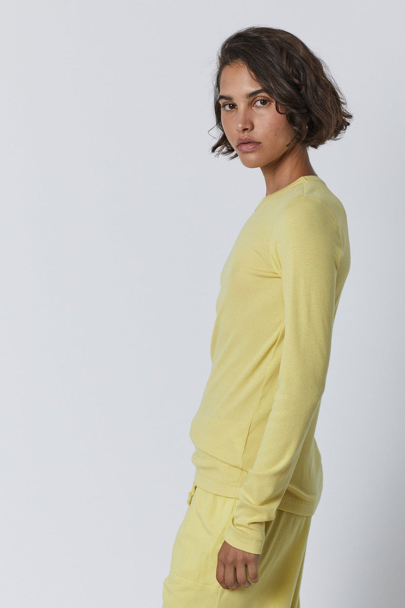 Camino Tee in soft lemon yellow with Pismo pant side