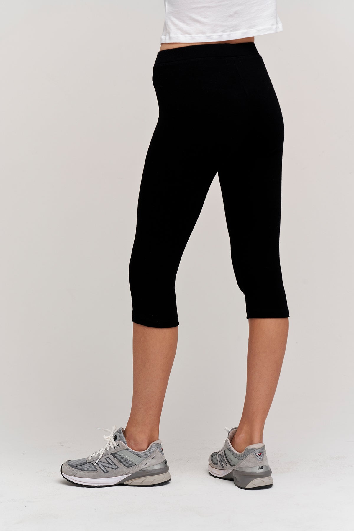 MYRA CROPPED LEGGINGS - Velvet Staging 2.0
