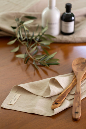 OLIVE WOOD UTENSILS BY SARDEL - Velvet Staging 2.0