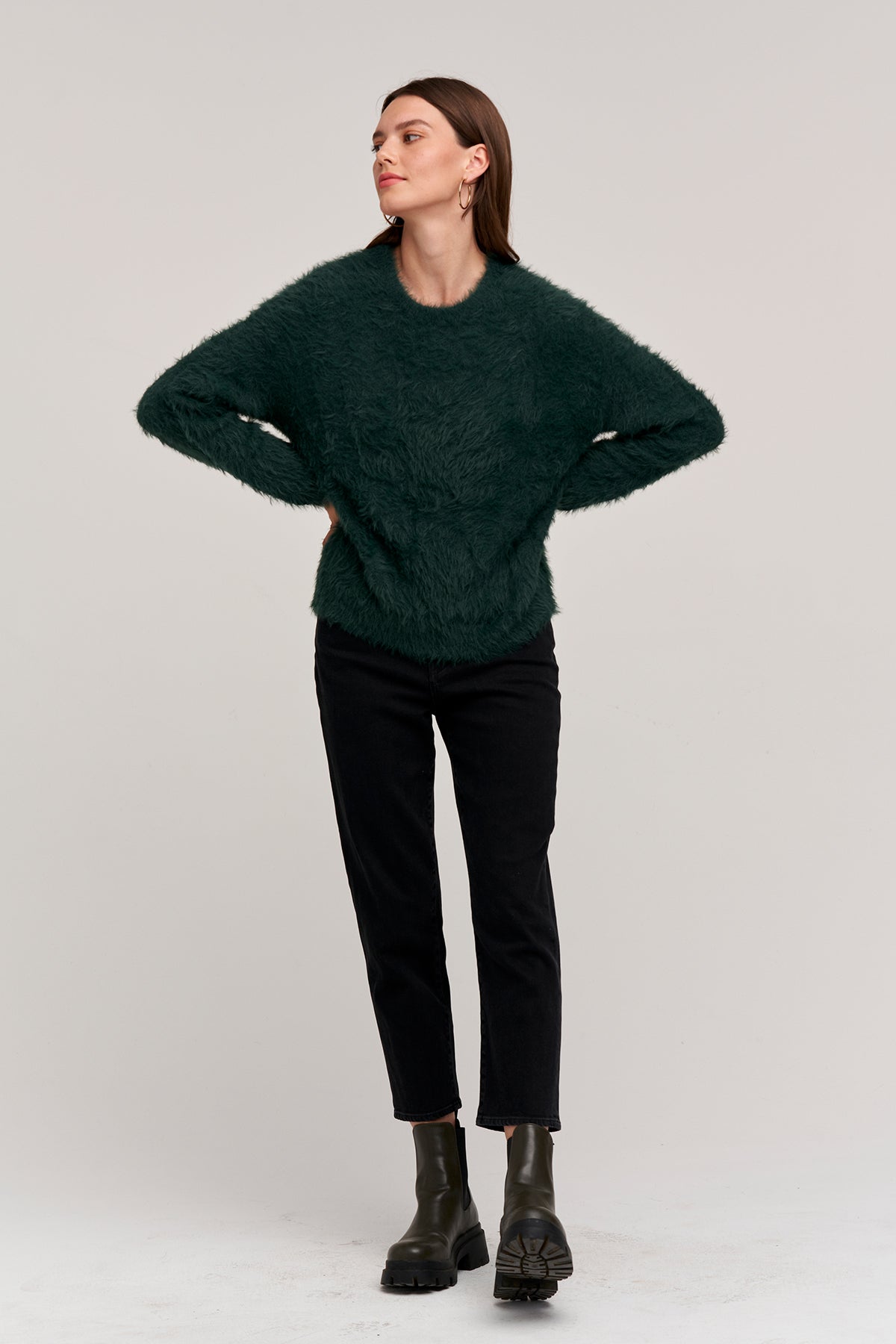 RAY CREW NECK SWEATER - Velvet Staging 2.0-26916314546372
