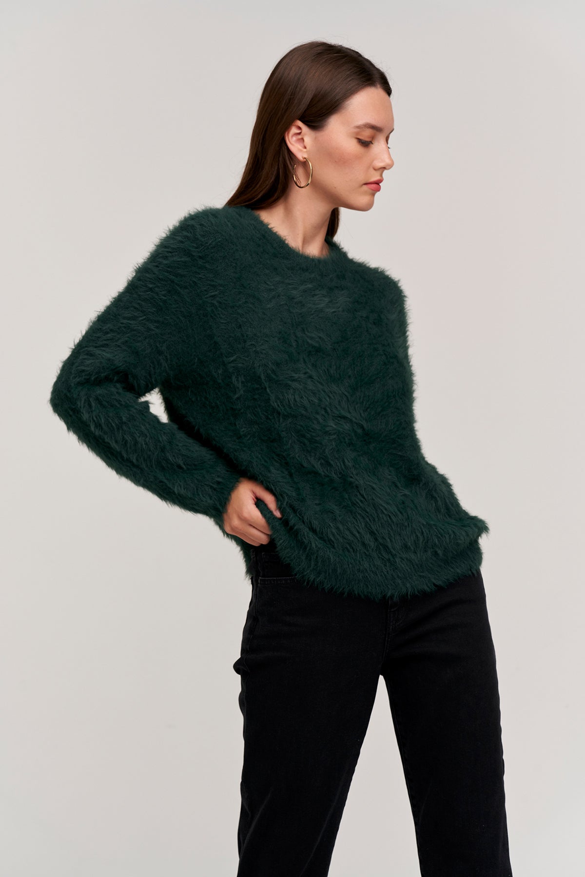 RAY CREW NECK SWEATER - Velvet Staging 2.0
