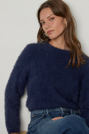 RAY CREW NECK SWEATER - Velvet Staging 2.0
