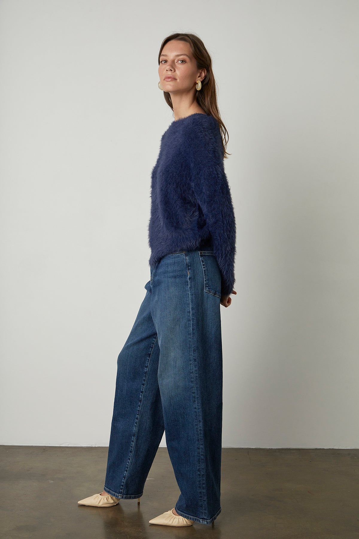 RAY CREW NECK SWEATER - Velvet Staging 2.0
