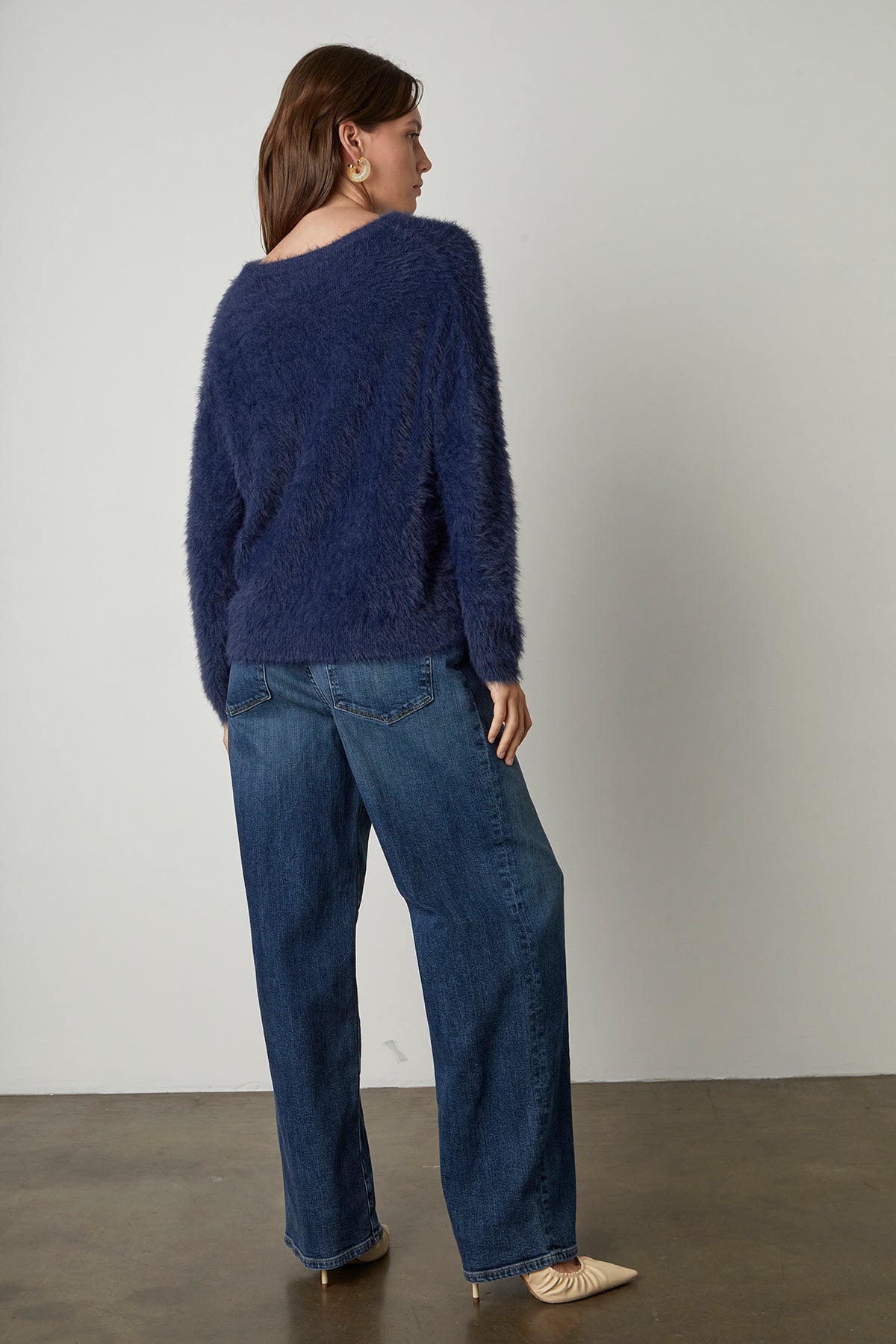 RAY CREW NECK SWEATER - Velvet Staging 2.0