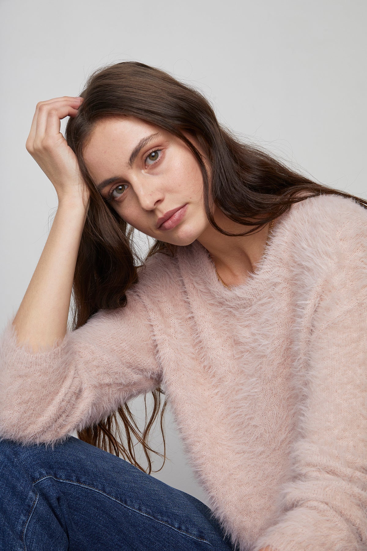 RAY CREW NECK SWEATER - Velvet Staging 2.0