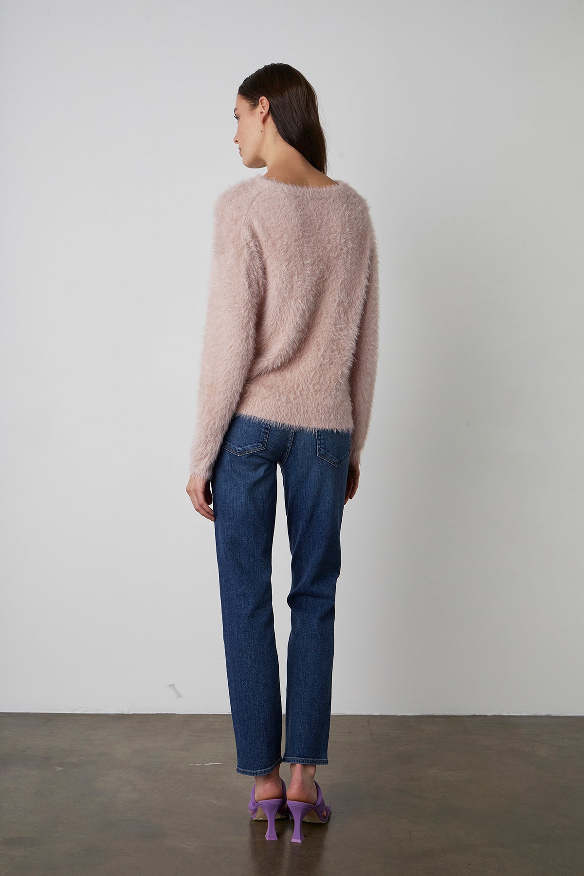 RAY CREW NECK SWEATER - Velvet Staging 2.0