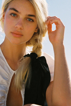 SCRUNCHIE SCARF BY ATELIER DE FEMMES - Velvet Staging 2.0